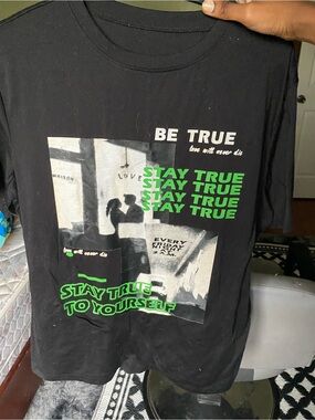 Be True Stay True Graphic Tee - Black